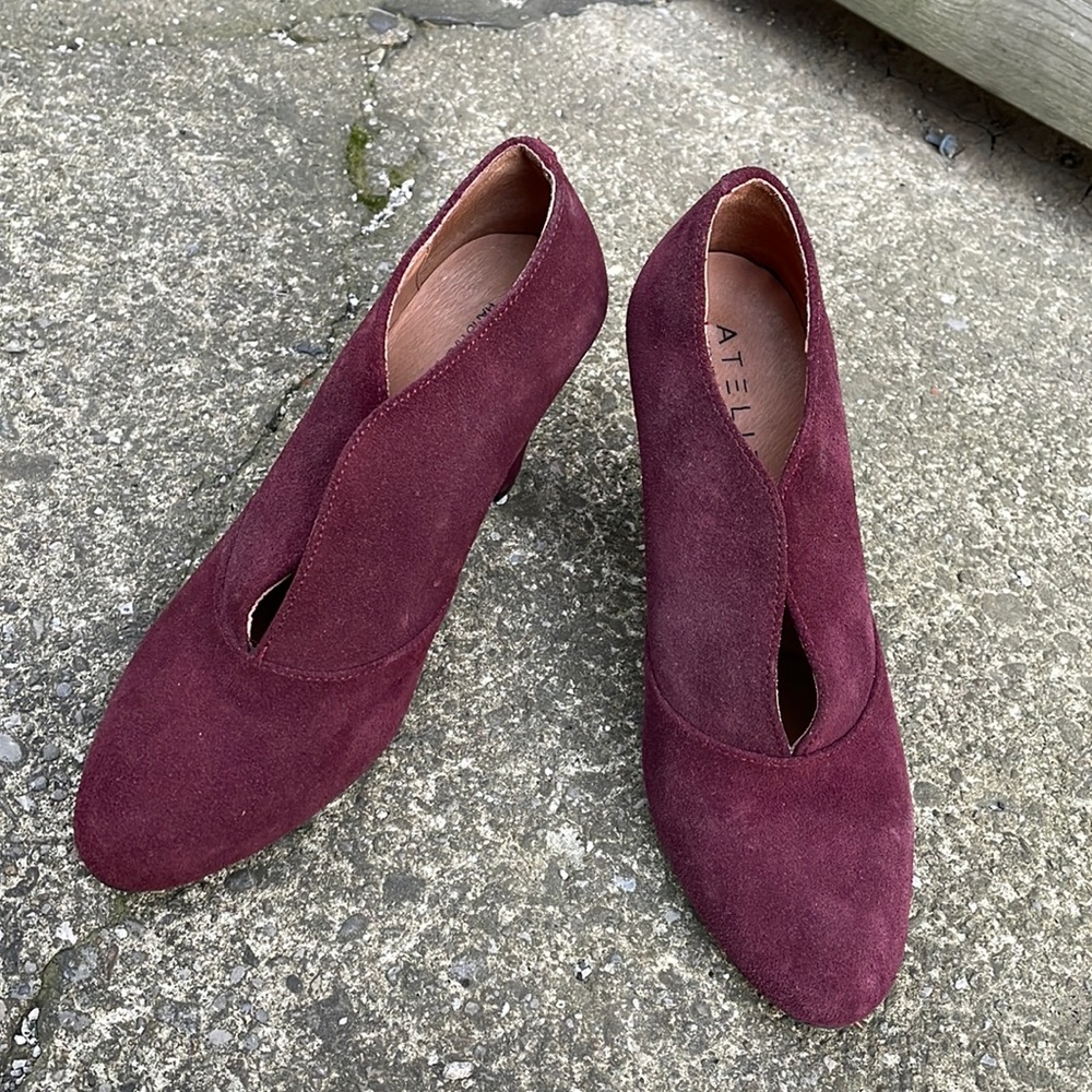 Suede Atelier Burgandy pumps